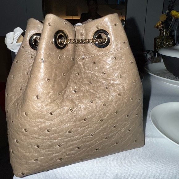 Meet your Posher, Michelle - Picture 9 of 9